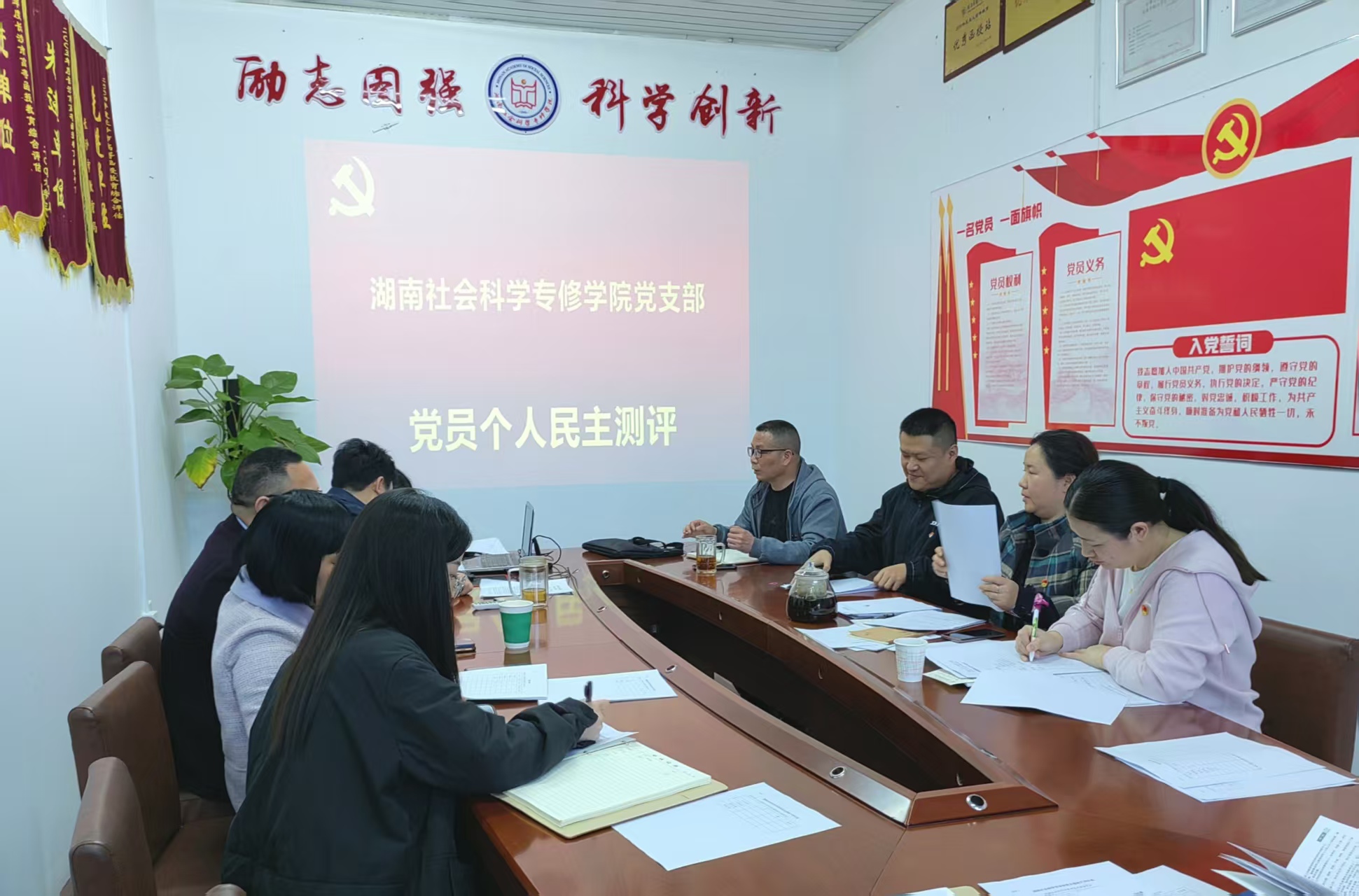 aeece2f7d4dba2034a44e2517d961e1e.jpg aeece2f7d4dba2034a44e2517d961e1e.jpg